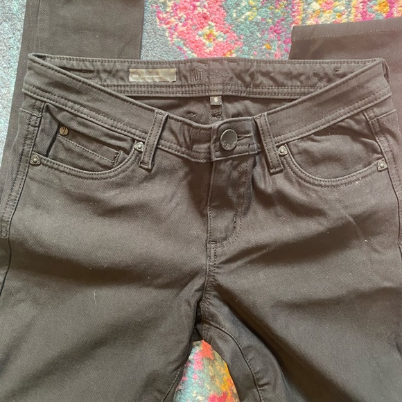 Kut from the Kloth black denim jeans. Size 6 - Picture 9 of 9